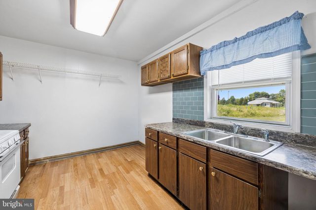 14917-A COMPTON RD, Centreville, VA 20121