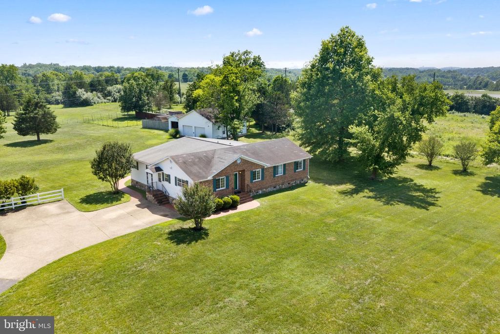 14917-A COMPTON RD, Centreville, VA 20121