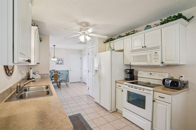 2005 CLAUDIO LANE, The Villages, FL 32159