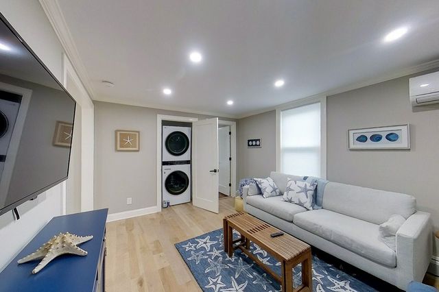30 Prospect Hill 2, Newport, RI 02840