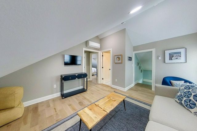 30 Prospect Hill 2, Newport, RI 02840