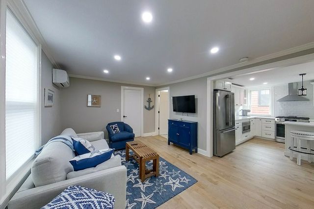30 Prospect Hill 2, Newport, RI 02840