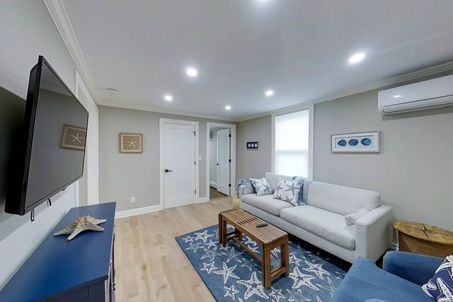 30 Prospect Hill 2, Newport, RI 02840