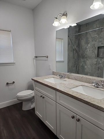 1029 Calvin Avenue B, Houston, TX 77088