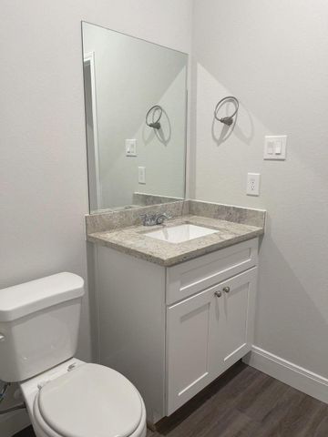 1029 Calvin Avenue B, Houston, TX 77088