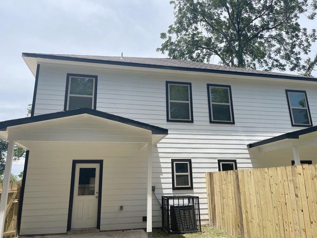 1029 Calvin Avenue B, Houston, TX 77088