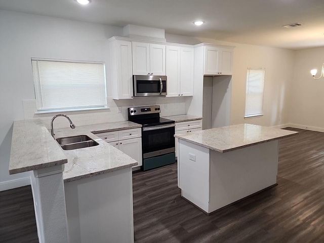 1029 Calvin Avenue B, Houston, TX 77088