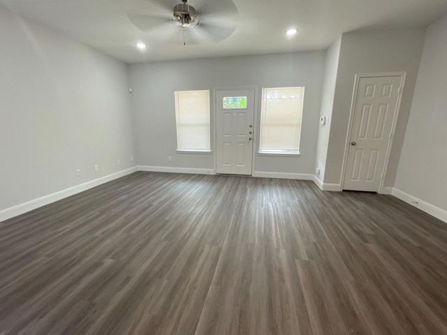 1029 Calvin Avenue B, Houston, TX 77088