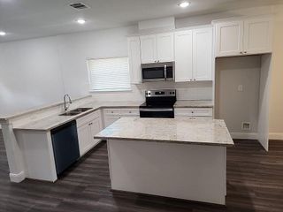 1029 Calvin Avenue B, Houston, TX 77088