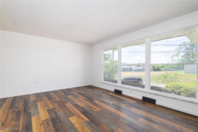 100 VALLEY Road, Mingo Junction, OH 43938