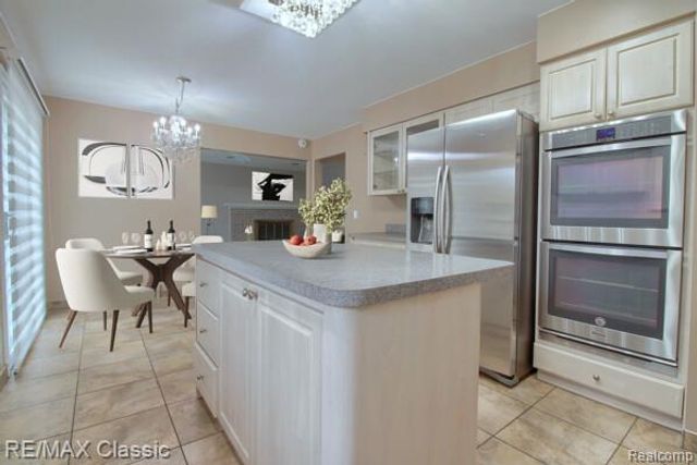 6564 Alderley Way Court, West Bloomfield, MI 48322