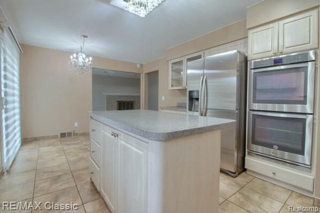 6564 Alderley Way Court, West Bloomfield, MI 48322