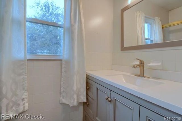 6564 Alderley Way Court, West Bloomfield, MI 48322