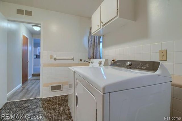 6564 Alderley Way Court, West Bloomfield, MI 48322