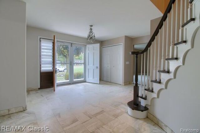 6564 Alderley Way Court, West Bloomfield, MI 48322