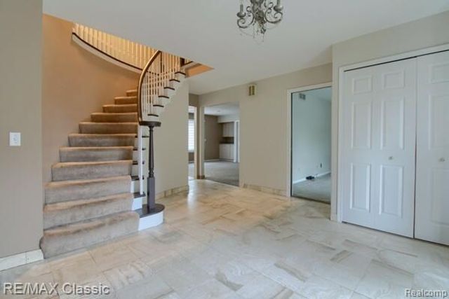 6564 Alderley Way Court, West Bloomfield, MI 48322