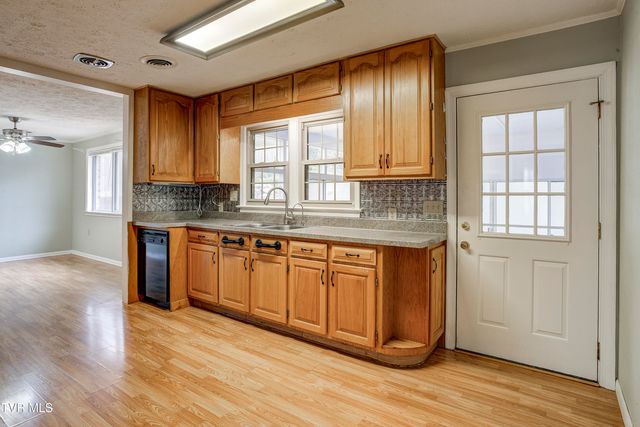 1208 Robinhood Road, Greeneville, TN 37745