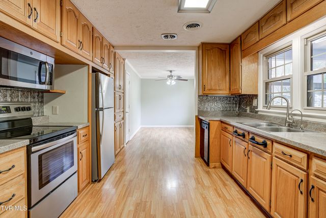 1208 Robinhood Road, Greeneville, TN 37745
