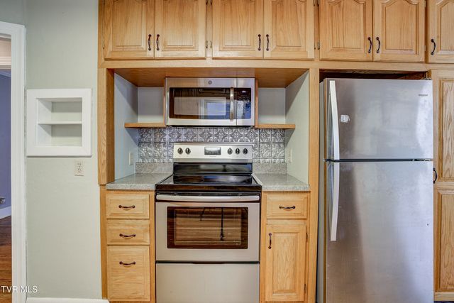 1208 Robinhood Road, Greeneville, TN 37745