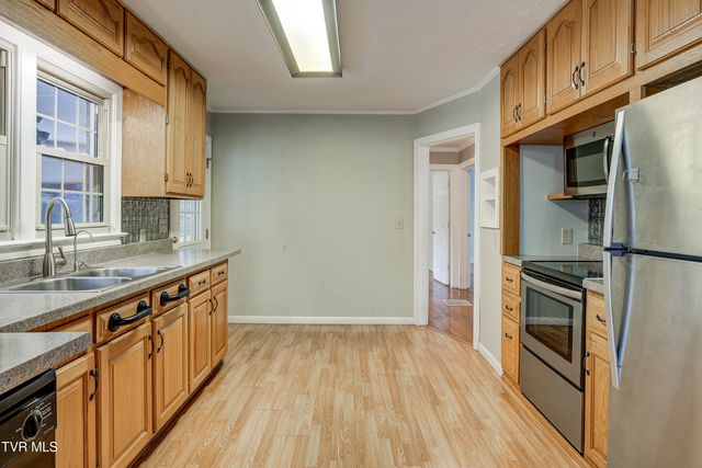 1208 Robinhood Road, Greeneville, TN 37745