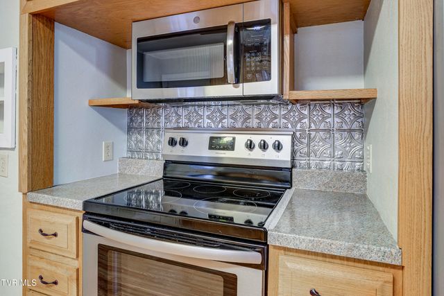 1208 Robinhood Road, Greeneville, TN 37745
