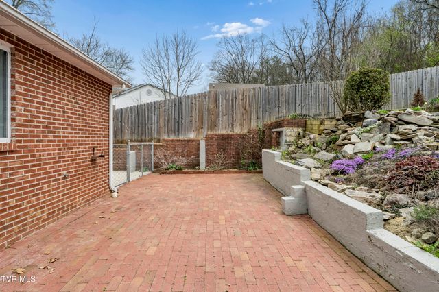 1208 Robinhood Road, Greeneville, TN 37745