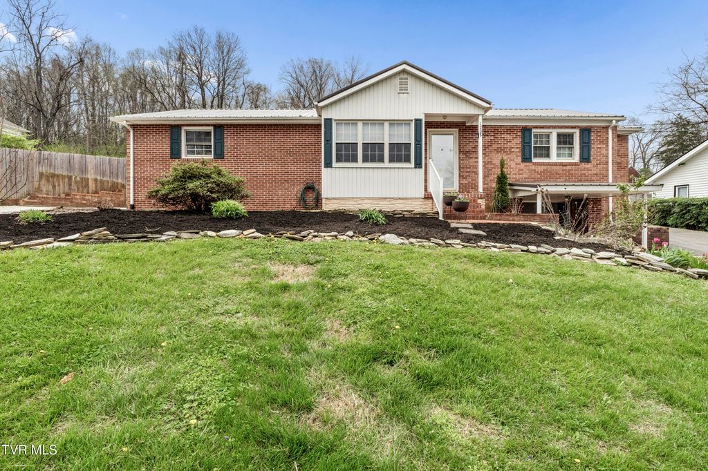 1208 Robinhood Road, Greeneville, TN 37745