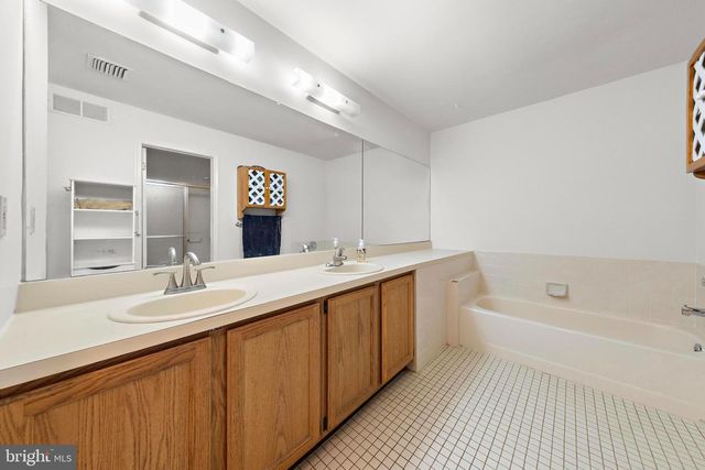 107 DEERFIELD, Manahawkin, NJ 08050