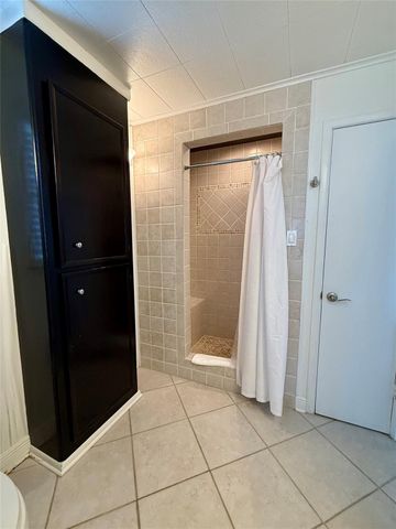 12925 John Reynolds Road, Galveston, TX 77554