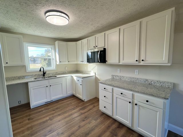 87 Justin Lane, Russell Springs, KY 42642