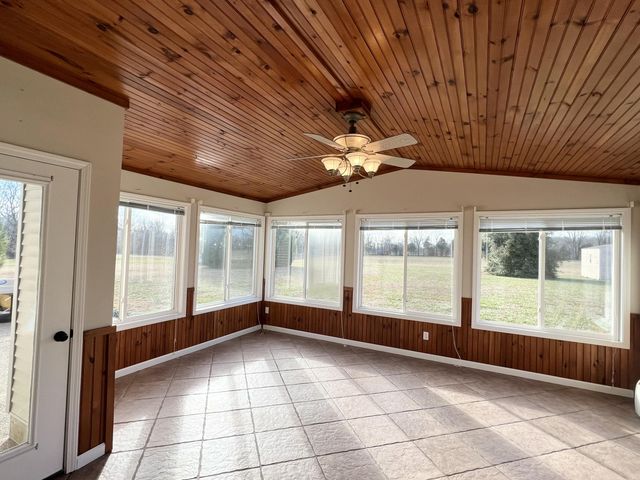 87 Justin Lane, Russell Springs, KY 42642