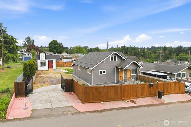 2012 E Gregory Street, Tacoma, WA 98404
