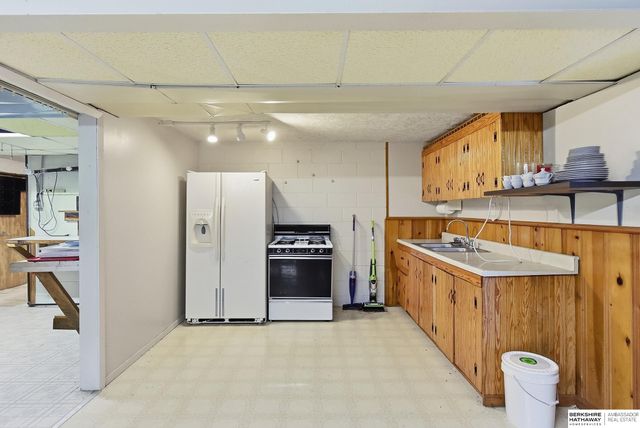 5010 N 54th Street, Omaha, NE 68104