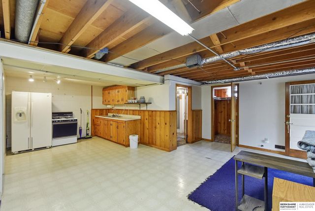 5010 N 54th Street, Omaha, NE 68104