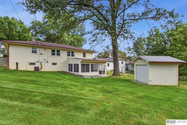 5010 N 54th Street, Omaha, NE 68104