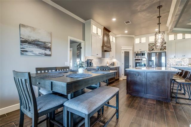 3041 Drake Crest Drive, Edmond, OK 73034