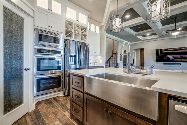 3041 Drake Crest Drive, Edmond, OK 73034