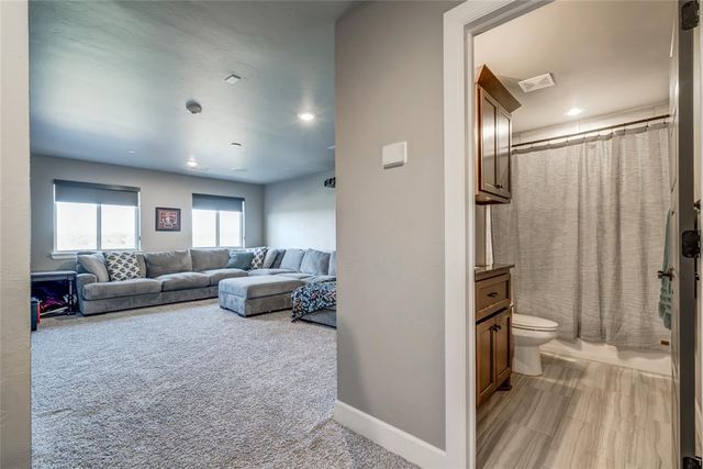 3041 Drake Crest Drive, Edmond, OK 73034