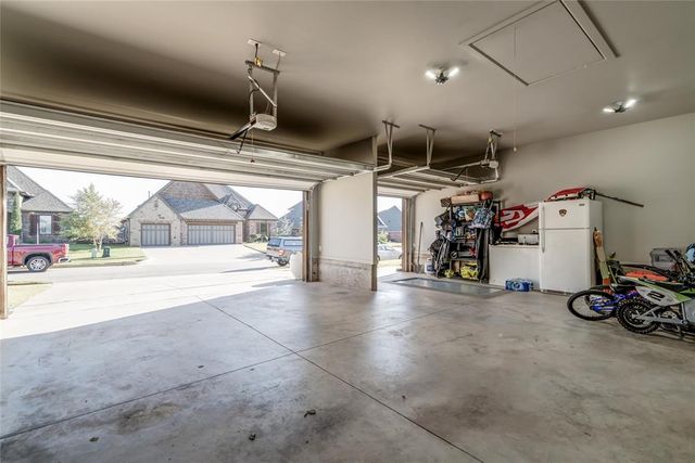 3041 Drake Crest Drive, Edmond, OK 73034