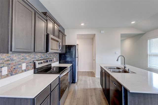 1016 Rio Bravo Drive, Forney, TX 75126