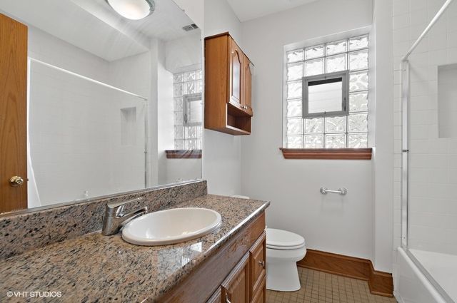 2717 W Argyle Street 2, Chicago, IL 60625