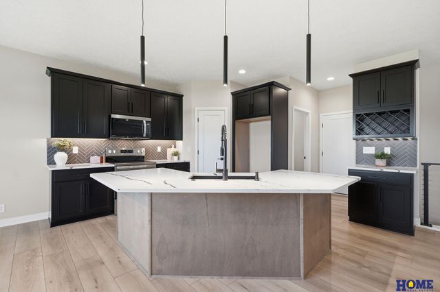 604 N 106th Street, Lincoln, NE 68527