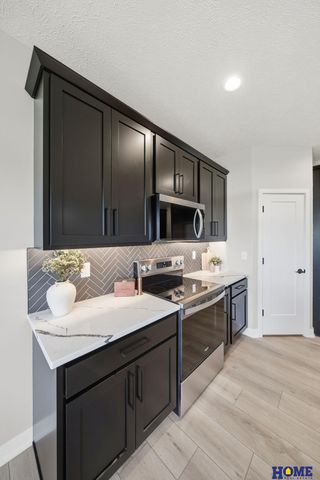 604 N 106th Street, Lincoln, NE 68527