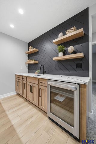 604 N 106th Street, Lincoln, NE 68527