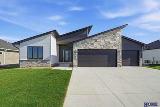 604 N 106th Street, Lincoln, NE 68527