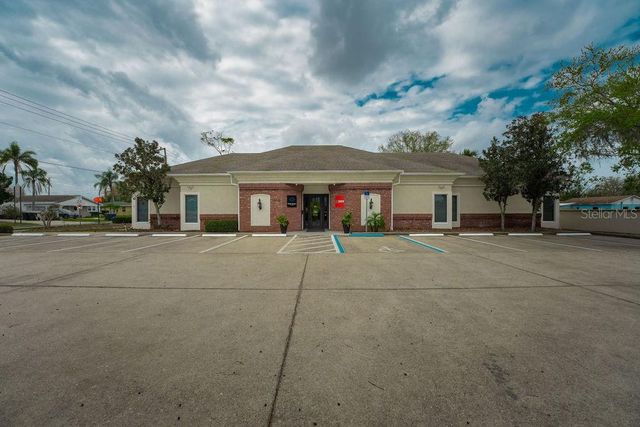1910 LAKELAND HILLS BOULEVARD, Lakeland, FL 33805