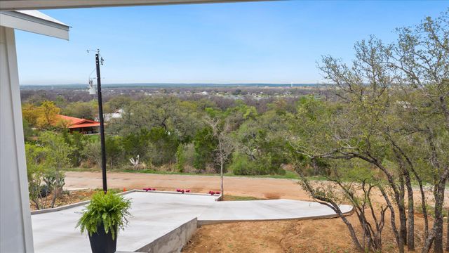 405 Taylor DR, Marble Falls, TX 78657