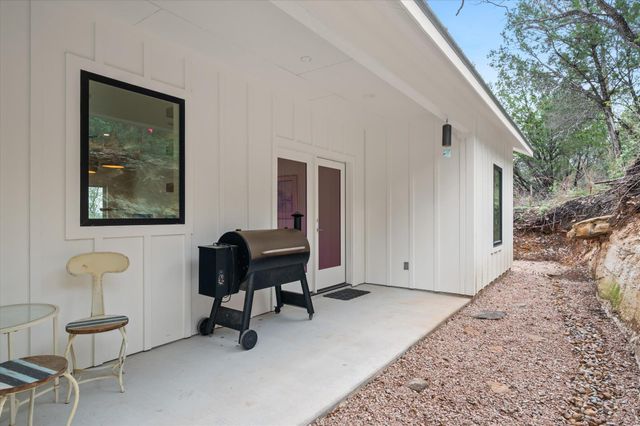 405 Taylor DR, Marble Falls, TX 78657