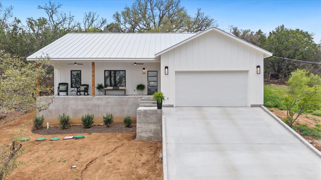 405 Taylor DR, Marble Falls, TX 78657