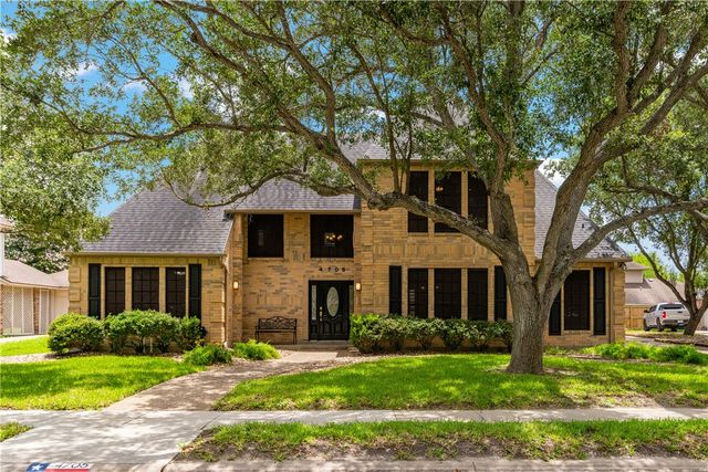 4705 Schwerin Lake Dr, Corpus Christi, TX 78413